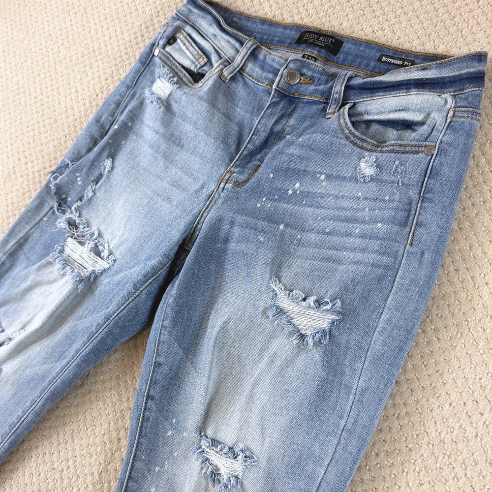 Judy Blue Boyfriend Jeans 7/28 Distressed RawHem Bleach Splatter Thrashed Ripped - Picture 2 of 10